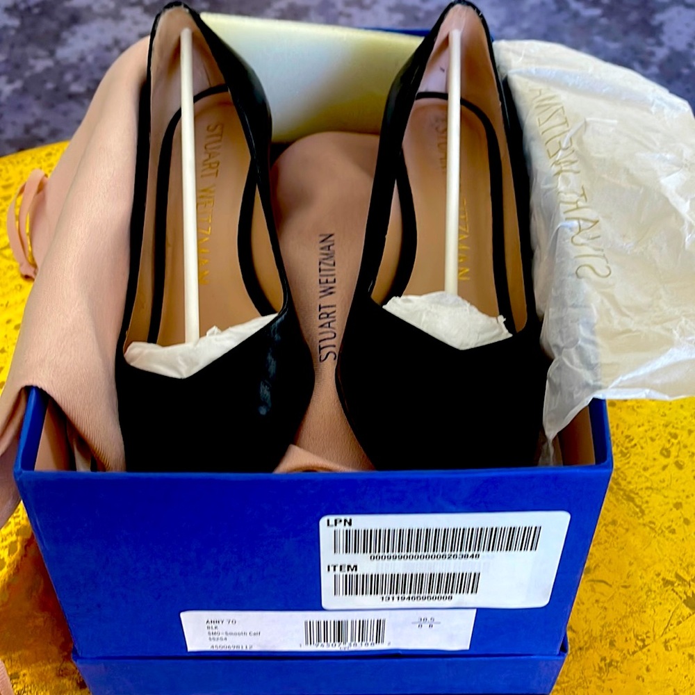 Stuart Weitzman Black Heels in Great Condition with Box and Duster Bag included